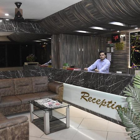 Midtown Hotel Ahmedabad Luaran gambar