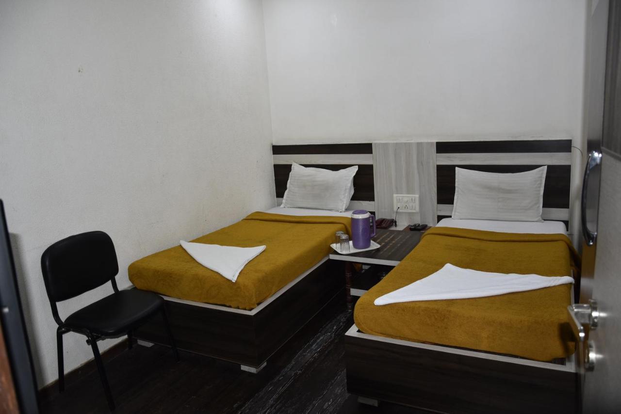 Midtown Hotel Ahmedabad Luaran gambar